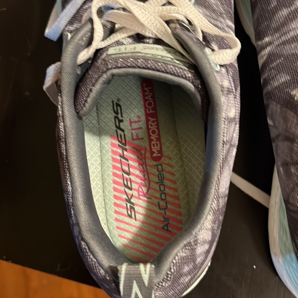 Sketchers relaxed fit with air cooled memory foam - Picture 6 of 7